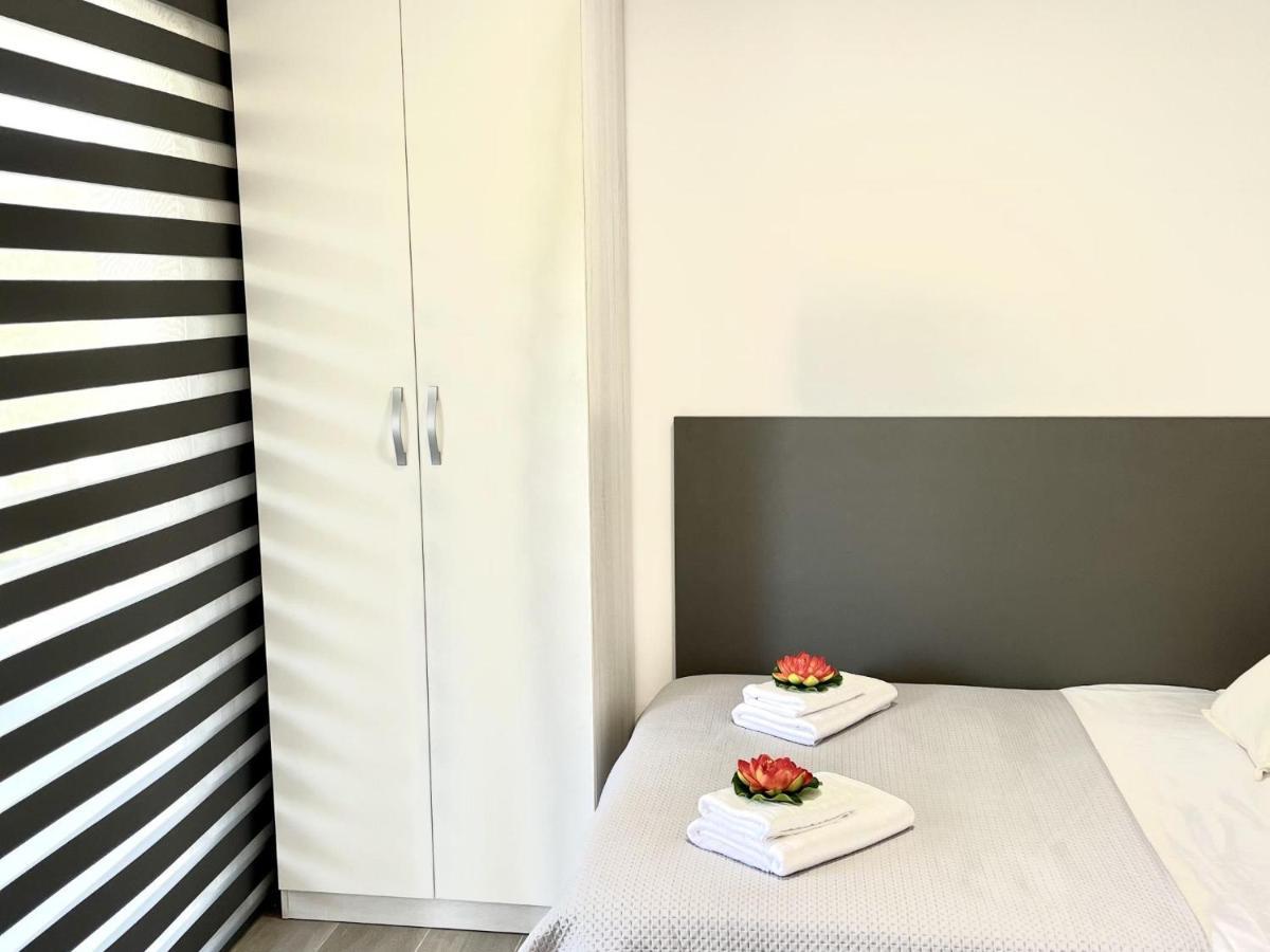 Apartbeach Novelty 3º Frente Playa Y Gran Terraza 살루 외부 사진